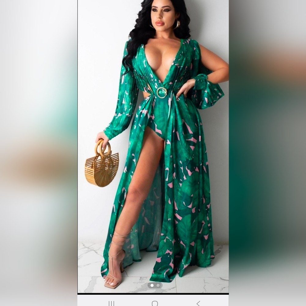 Green Floral Maxi Dress for Beach Wear